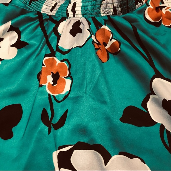 Green Floral Smocked Mock Neck Long Sleeve Blouse - Picture 3 of 6